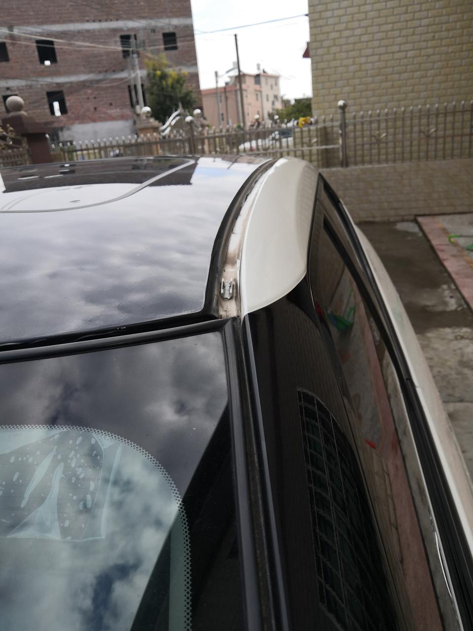 蓝鸟车型，车顶上的黑色胶条有一边掉了，如果去4S店弄，大概多少价格啊，