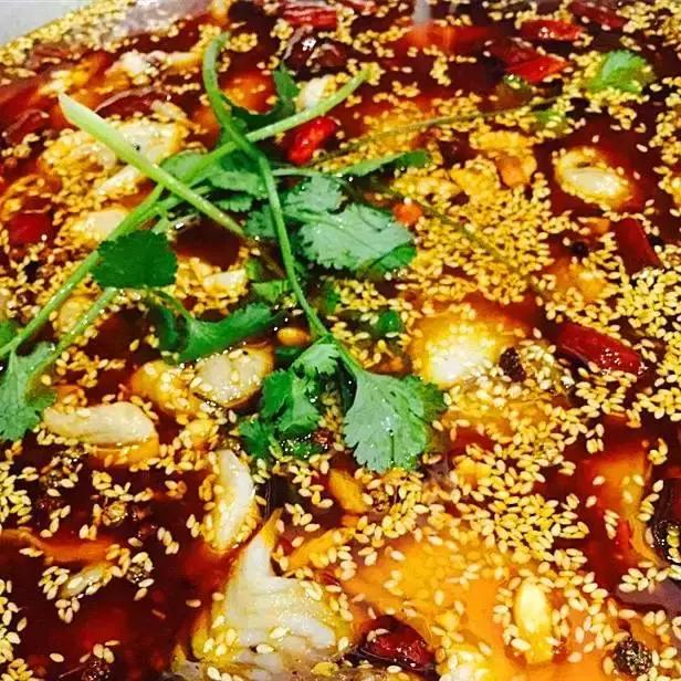 在重庆，吃完这68样美食我们就结婚吧！