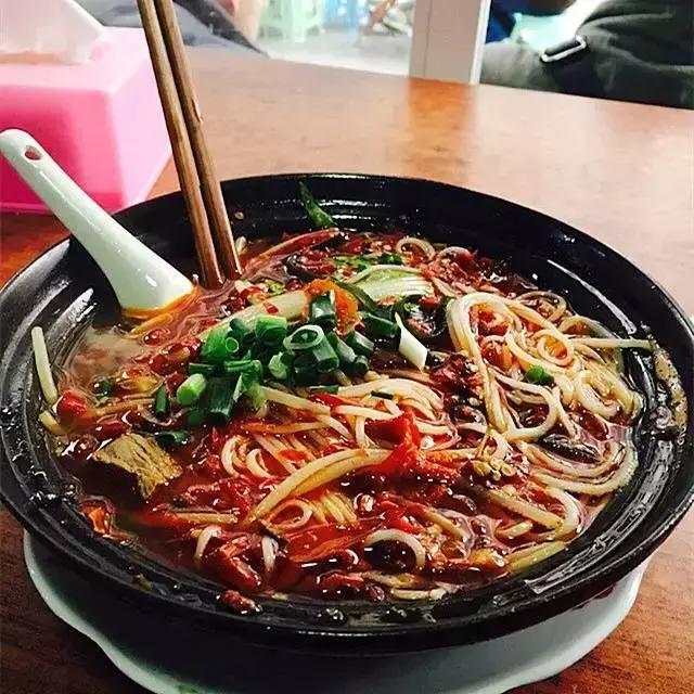 在重庆，吃完这68样美食我们就结婚吧！