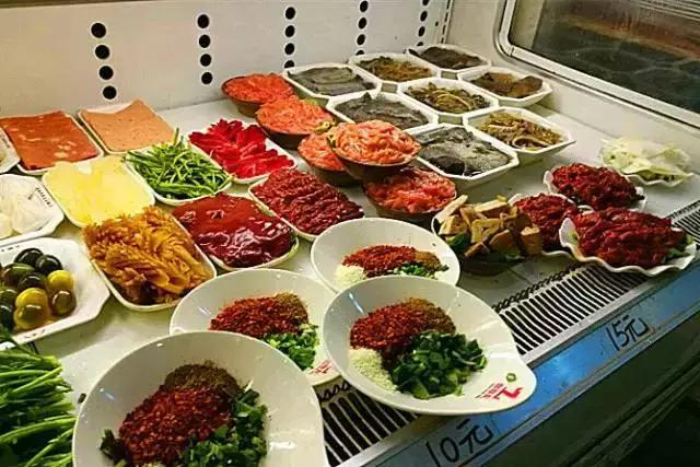 在重庆，吃完这68样美食我们就结婚吧！