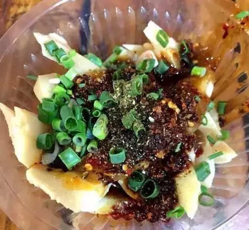 在重庆，吃完这68样美食我们就结婚吧！