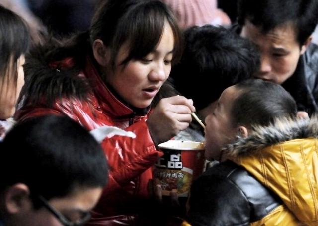 这是春节春运中国孩子最深刻的美食记忆 每个人终身难忘