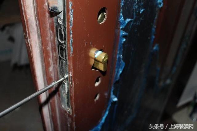 自己换锁芯怎么换？按照师傅的方法，这么简单就换好了