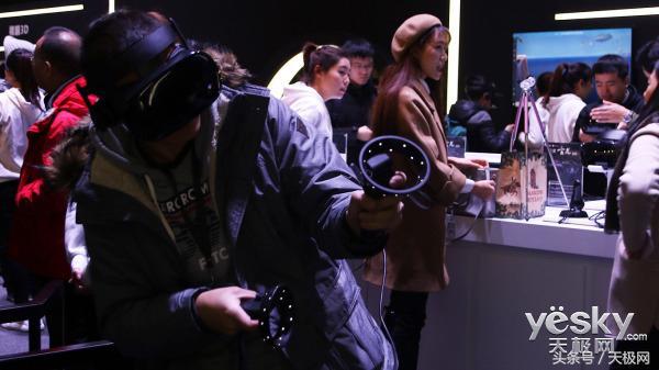 三星玄龙MR头显体验：一不留神把VR游戏玩通关了