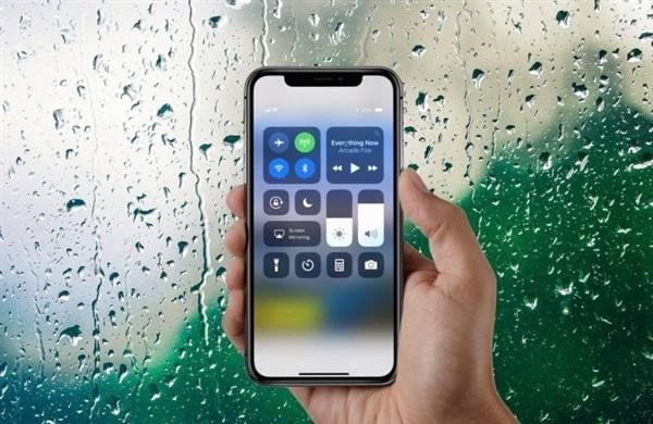 iPhone X成苹果跳水王，销量下滑黯淡收场