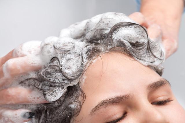 发质长期受损，这8大洗护发误区你中招了吗？