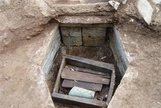 千年古刹发现纯金棺材，为何至今未打开？专家表示：主要是不敢