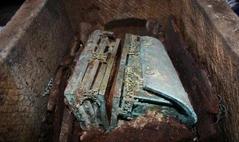 千年古刹发现纯金棺材，为何至今未打开？专家表示：主要是不敢