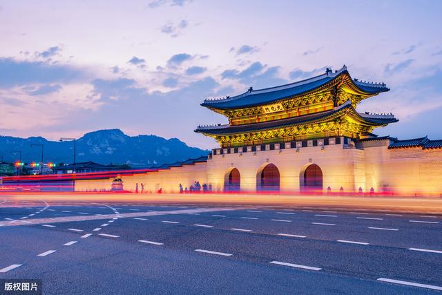 韩国旅行一定要去逛逛东大门，比我国义乌还繁华的购物中心