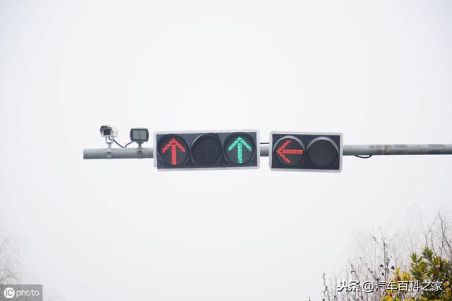 图片[1]_左转是红灯到底能不能掉头？分两种情况，走错了直接扣6分_5a汽车网