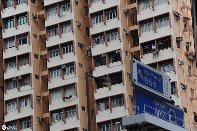 15万每平米！香港的房价为何那么高？
