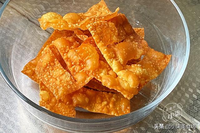 薄脆懒人做法，不和面不擀面，出锅酥脆掉渣，做饺子馅越吃越香