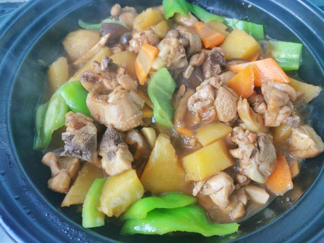 家庭版黄焖鸡，告诉你酱料比例，在家也能做出饭店的味道