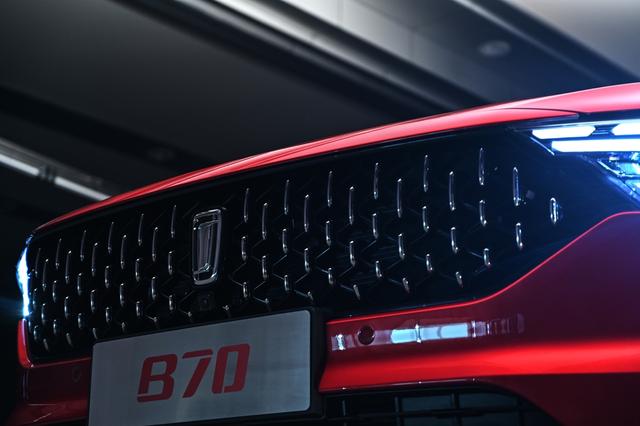 将概念车“量产化”，全新第三代奔腾B70官图曝光