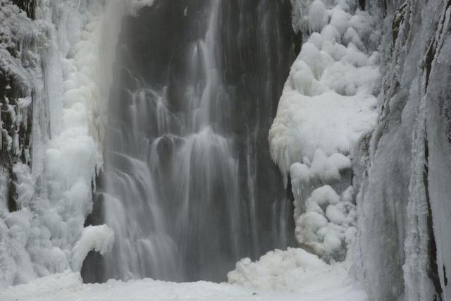 #粉色#阿尔卑斯山出现粉色冰川 专家解释令人胆颤黄山冰川该何去何从