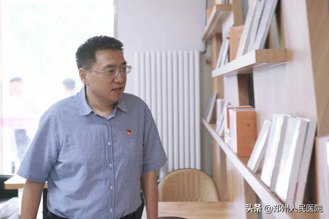 河南中医药大学党委书记别荣海一行来院调研