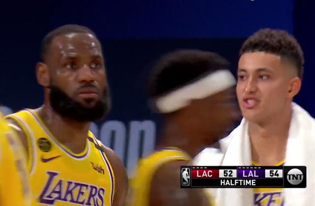 【影片】35歲詹姆斯拚命了！可愛不要擋拆，直面單挑詹姆斯，強行跳投三不沾！-黑特籃球-NBA新聞影音圖片分享社區