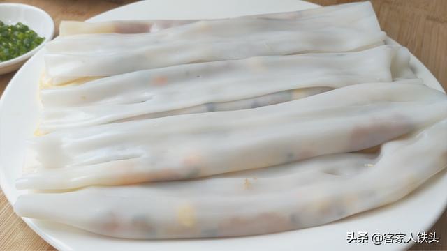 广东有名的早餐：猪肠粉家常做法，嫩滑馅香，一周吃5次也不腻