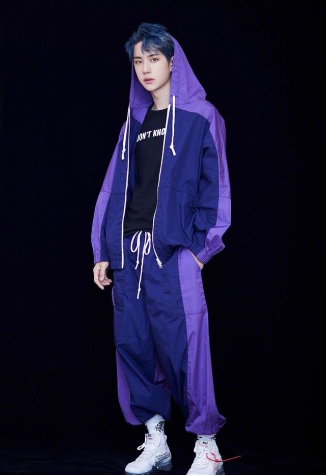 零点|好兄弟就是要零点准时庆生！尹正零点为王一博庆生 暖心叮嘱他忙也要注意身体