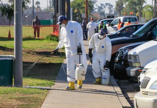 三大“抗疫巨头”沦陷后，特朗普终于害怕了，