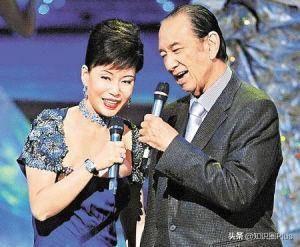 何鸿燊何氏家族悼文，留下四房十七杰，详细了