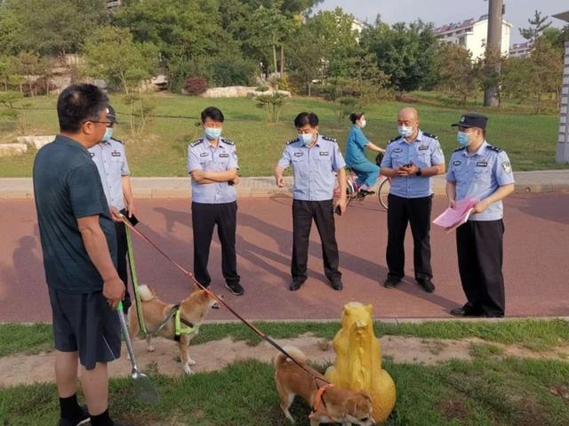 滨州市公安局组织开展城区不文明养犬行为集中整治行动