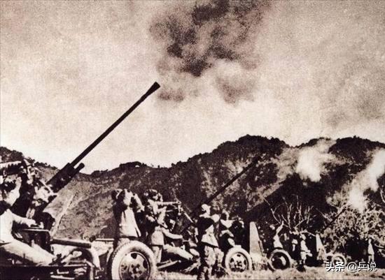 粉碎“空中绞杀”，高炮师迎战美军，击落击伤敌机上千架