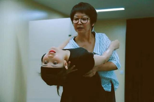 《怪你过分美丽》自荐进组的她太抢眼，和秦岚