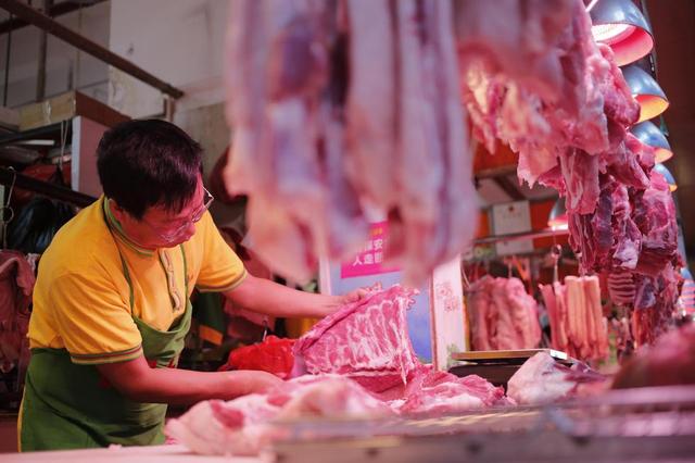 肉慌来了！美国牛肉、猪肉限购了！民众纷纷上山打猎