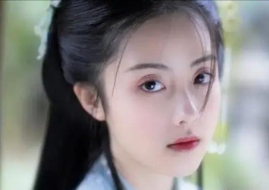 美丽的女孩（原创）