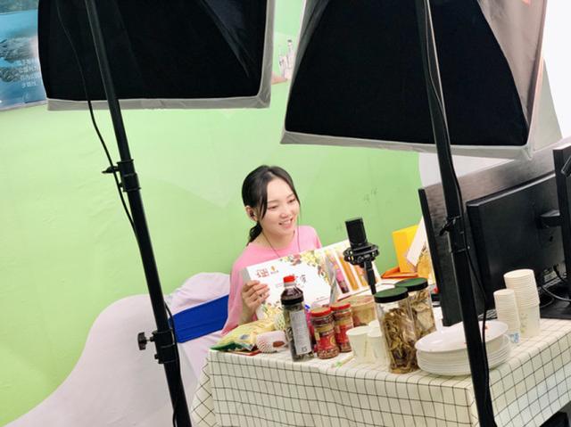 咱逛吃的机会来了！食品巨头们齐聚郑州，各省最有代表性的产品都摆出来了