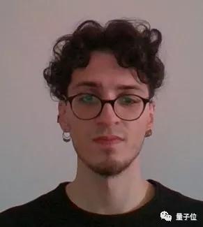 GAN不只会造假：捕获数据中额外显著特征，提高表征学习可解释性