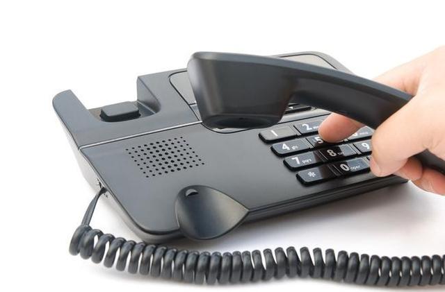 “喂？特朗普在吗？”言语不通照样聊，总统们如何煲“电话粥”？