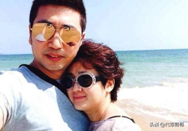 48岁沙宝亮近况曝光：结婚20年夫妻恩爱，如今偶遇车祸救人获赞