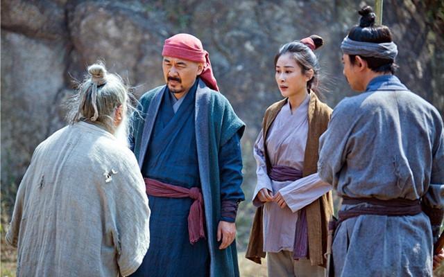 老和尚把钱给一乞丐说：往北走，有奇遇，后乞丐成开国皇帝