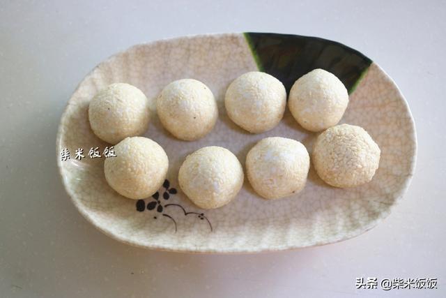想吃麻团不用买，教你在家做，外酥里软，个个空心，太好吃了