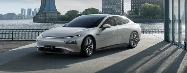 706km续航的小鹏P7只要25万！蔚来又着火了？