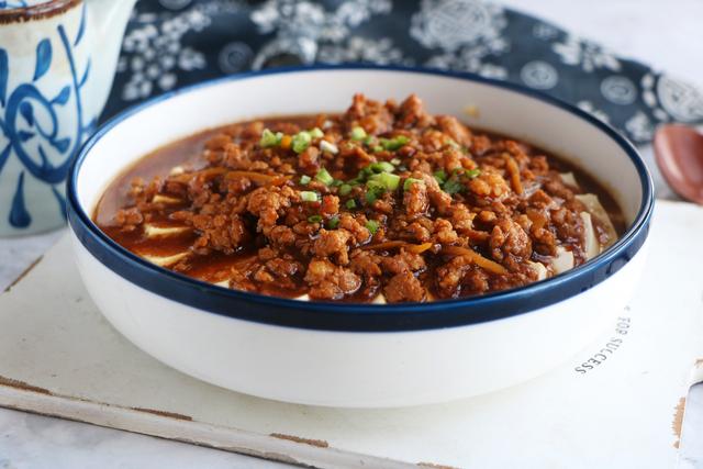春天多給家人吃豆腐，不用燉不用煎，好吃不上火，家人太喜歡吃了