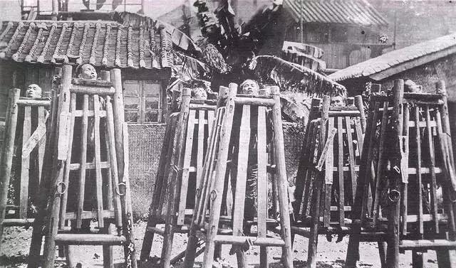 老照片：义和团战士正在承受酷刑，盗挖慈禧墓的士兵满意炫富