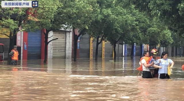 重庆28个区县出现暴雨 多条河流超保证水位