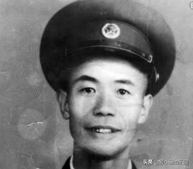 “李云龙”的真身死的委屈！三人大哭追悼会上