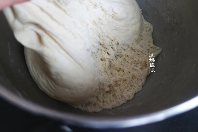 三伏天，学做香辣豆腐包子，简单易上手，又省时又好吃