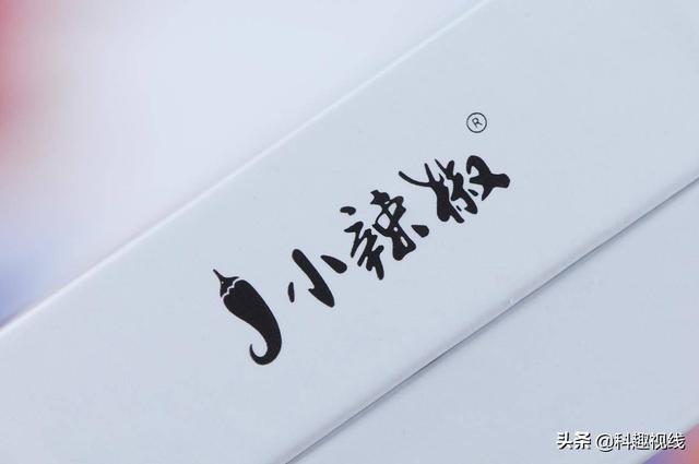 小辣椒没有市场，为何不与小米合并？主打老人机了