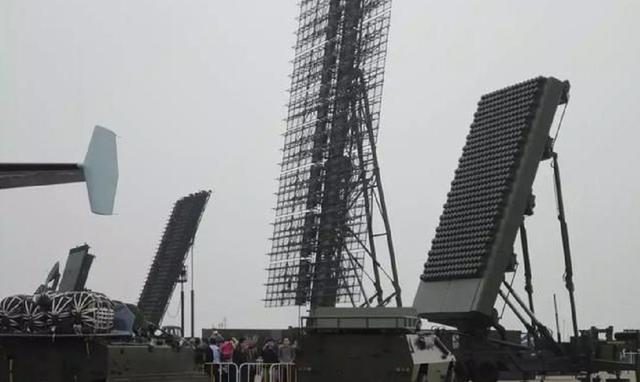 国产雷达干得漂亮！美军挑衅委内瑞拉，F22刚出