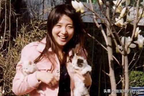 25岁靠热辣走红、40岁柔情圈粉，阿朵，很难让人