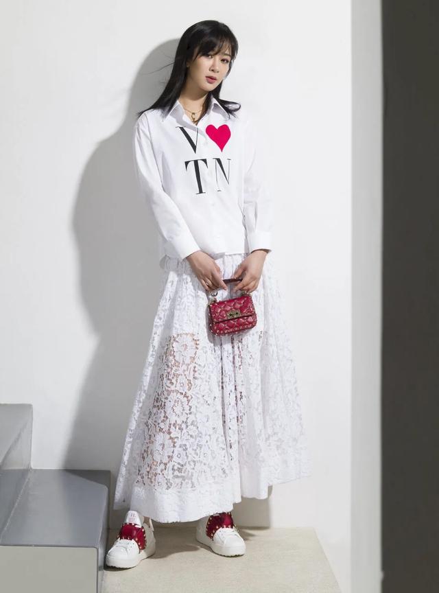 杨洋杨紫七夕限定广告片！杨紫衣服太丑，不妨碍偶像片氛围