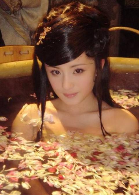 杨幂21岁时有多撩？扮演“舞姬”美若天仙，为角色“牺牲”还挺大