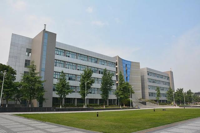 天府新区这所大学是四川省第一批民办高校，同类院校里的佼佼者