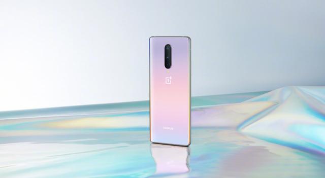 4K档位高颜值时尚5G旗舰上线！一加8银翼版12日