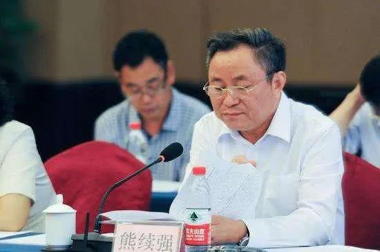 \"宁波首富\"陨落：靠收购改造烂尾楼发家